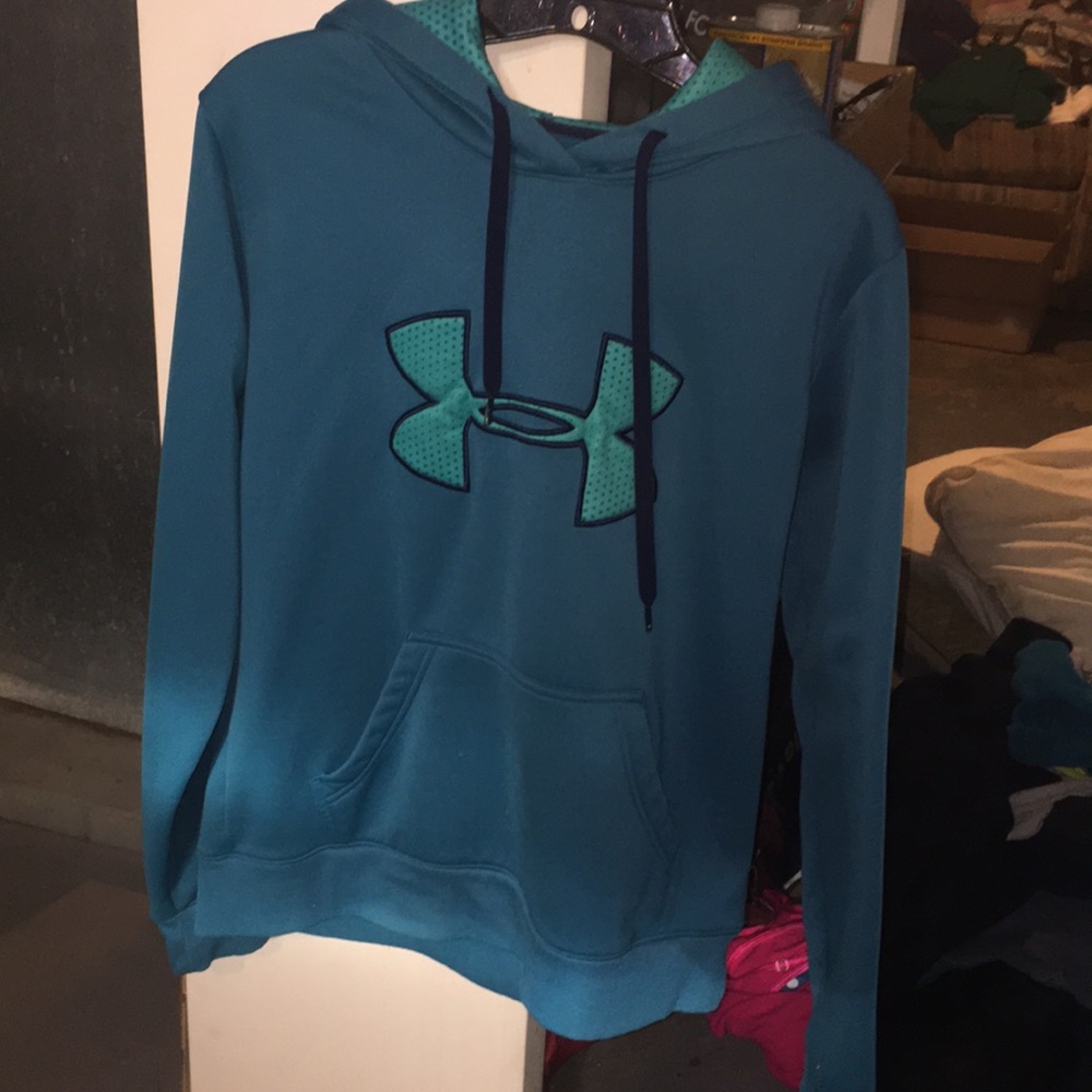 Under armour sweatshirt